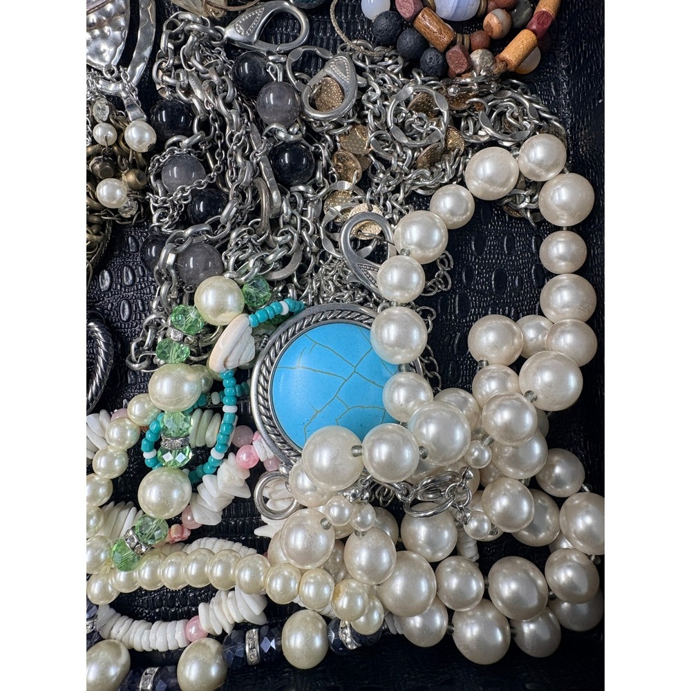 Mixed Fashion Jewelry Lot Wearable to Craft Pieces 3lb 4oz - Picture 8 of 13